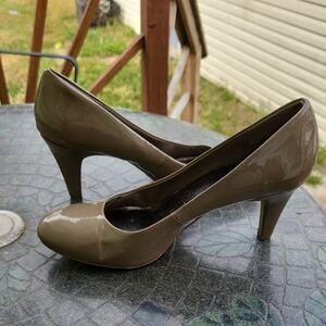 Taupe Comfy Pumps Heels